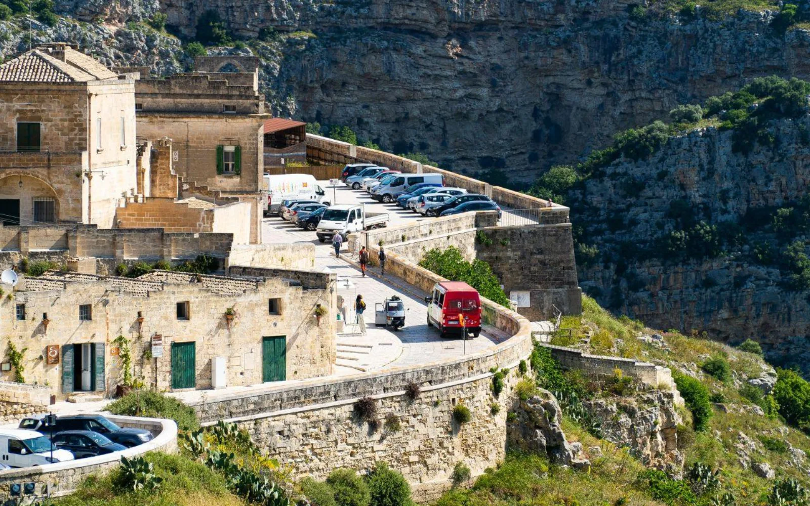 Matera: Open Top Bus Tour with Entrance to Casa Grotta